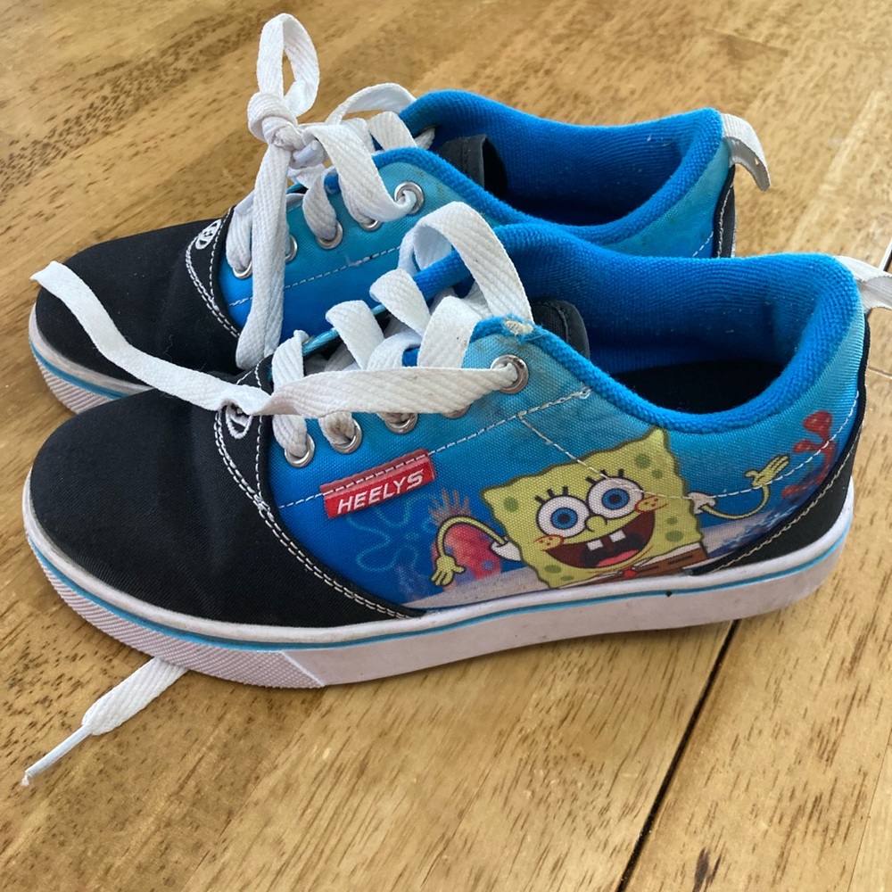 SPONGEBOB Heelys Rare.  GREAT SHAPE KIDS SIZE 3